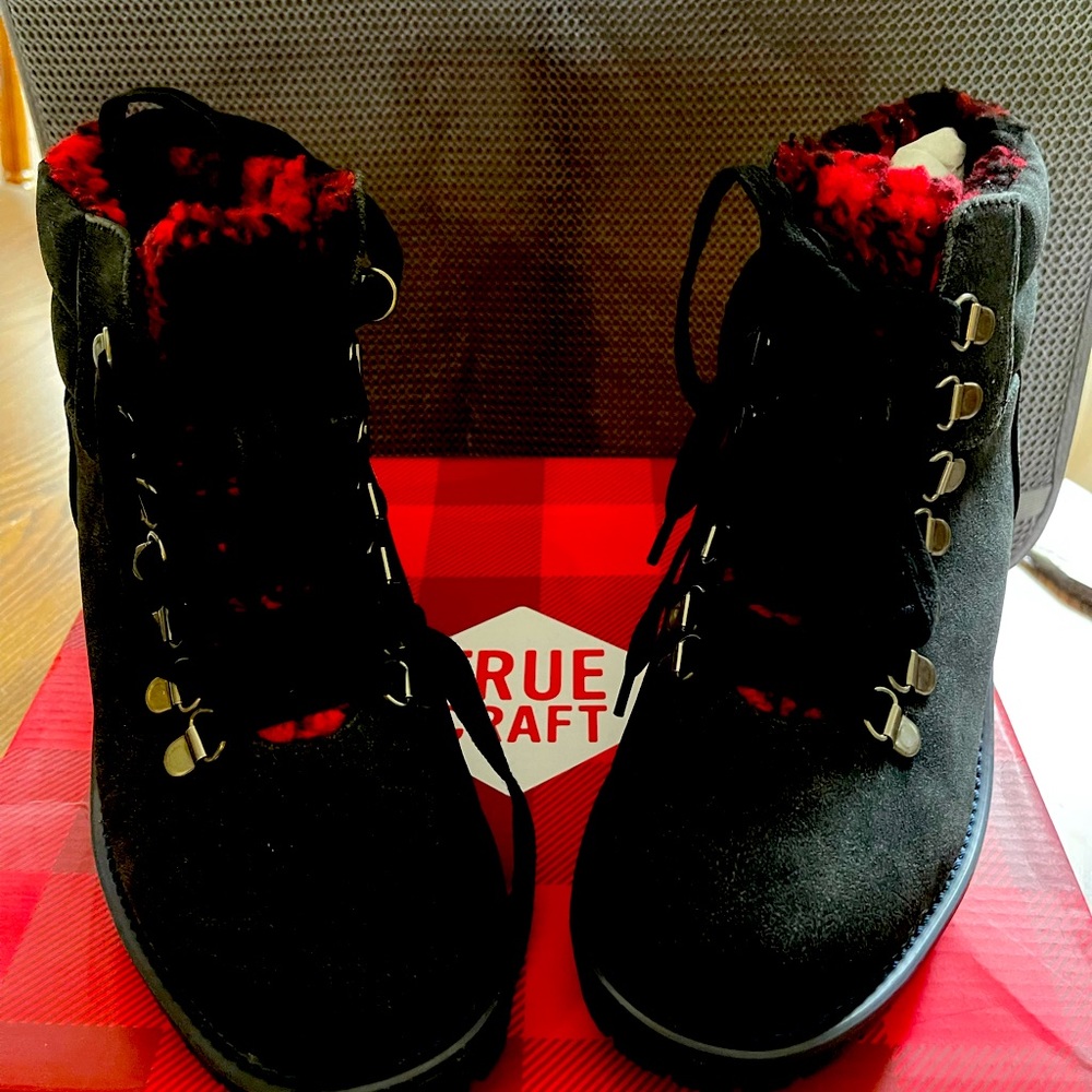 True Craft Boots